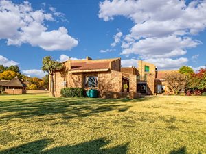 6 Bed House in Ruimsig AH