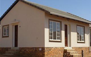 2 Bedroom House in Kya Sands