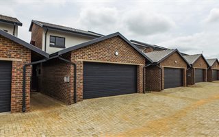 2 Bedroom House in Doornpoort and surrounds