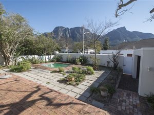 3 Bedroom House in Claremont Upper