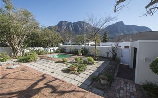 3 Bedroom House in Claremont
