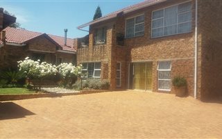 3 Bedroom House in Isandovale