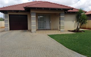 3 Bedroom Townhouse in Doringkruin