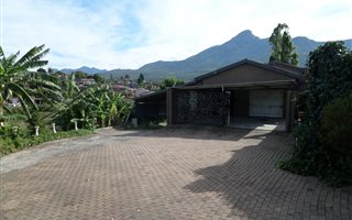 4 Bedroom House in Denneoord