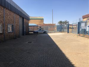 600 m² Industrial space in Waltloo