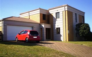 4 Bedroom House in Van Dyks Bay