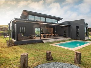 3 Bed House in Sheffield Beach