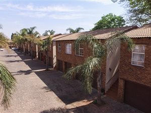 3 Bed Duplex in Glen Marais