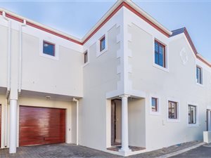 3 Bed Townhouse in Rosebank