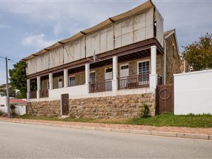 7 Bedroom House in Mossel Bay Central