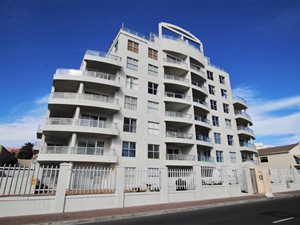 2 Bedroom Apartment in Bloubergrant