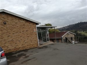 8 Bed House in Chatsworth Central