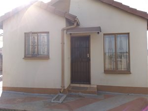 2 Bed Townhouse in Clayville