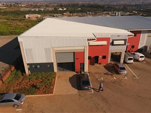 636 m² Industrial space in Cornubia