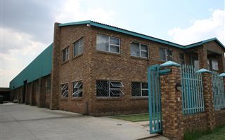 1890 m² Industrial space in Wadeville