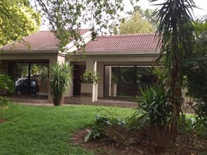 4 Bed House in Flora Gardens