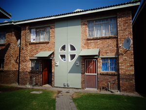2 Bed Duplex in Glen Marais