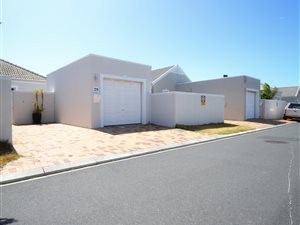 2 Bed House in Sunningdale