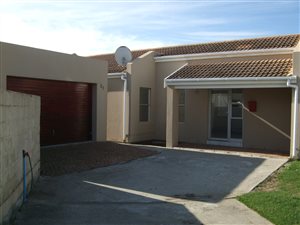 3 Bed House in Fairview Golf Estate