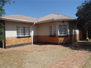 3 Bed House in Theunissen