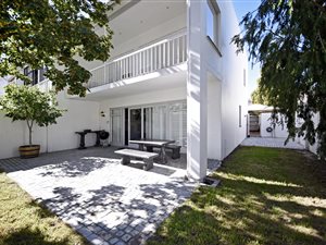 4 Bed Townhouse in Stellenbosch Central