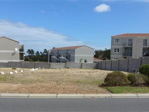 402 m² Land available in Somerset West Central