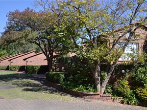 3 Bed Townhouse in Waterkloof Heights