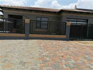 3 Bed House in Tsakane