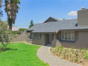 4 Bed House in Brackendowns