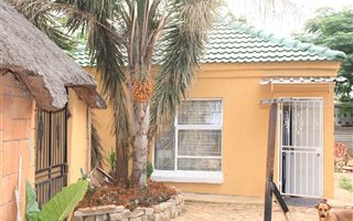 1 Bedroom Apartment in Karen Park