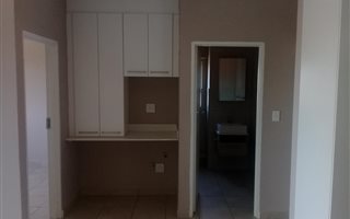 2 Bedroom Apartment in Montana Park
