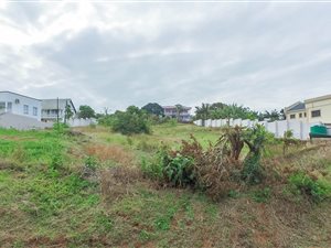 2121 m² Land available in La Mercy