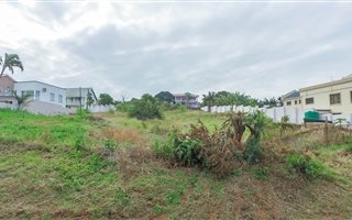 2121 m² Land available in La Mercy