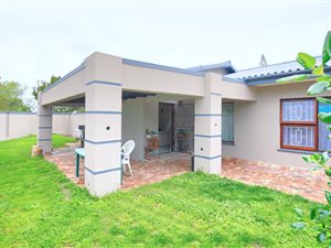 8 Bed House in George East