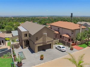 3 Bedroom House in Rietvalleirand