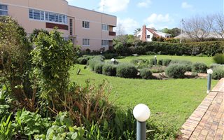 2 Bedroom Apartment in Claremont