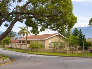 3 Bed House in George South