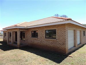 4 Bed House in Hayfields