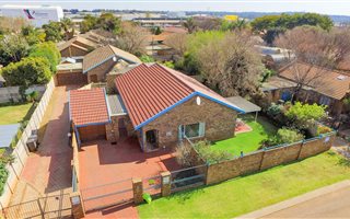 3 Bedroom House in Zwartkop