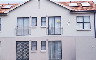 2 Bedroom Apartment in Lakefield