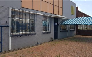 600 m² Industrial space in Robertsham