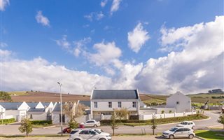 2 Bedroom Apartment in Nuutgevonden