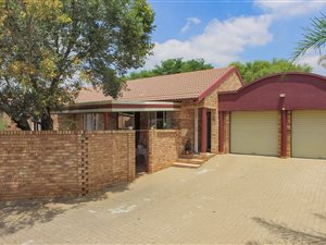 3 Bedroom Townhouse in Wierda Glen