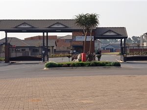 785 m² Land available in Derdepoort