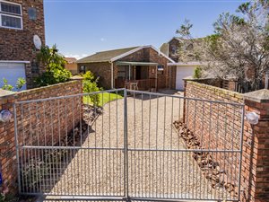 2 Bedroom House in Hunters Retreat