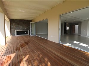 3 Bed Townhouse in Umhlanga Rocks