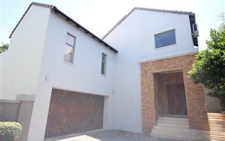 4 Bedroom House in Waterkloof Ridge