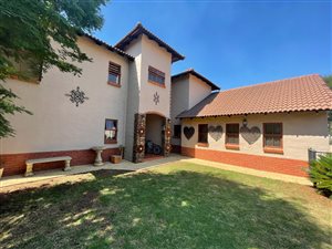 4 Bed House in Bronberg