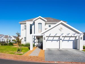 4 Bed House in Val de Vie
