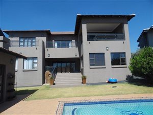 4 Bed House in Country View Estate